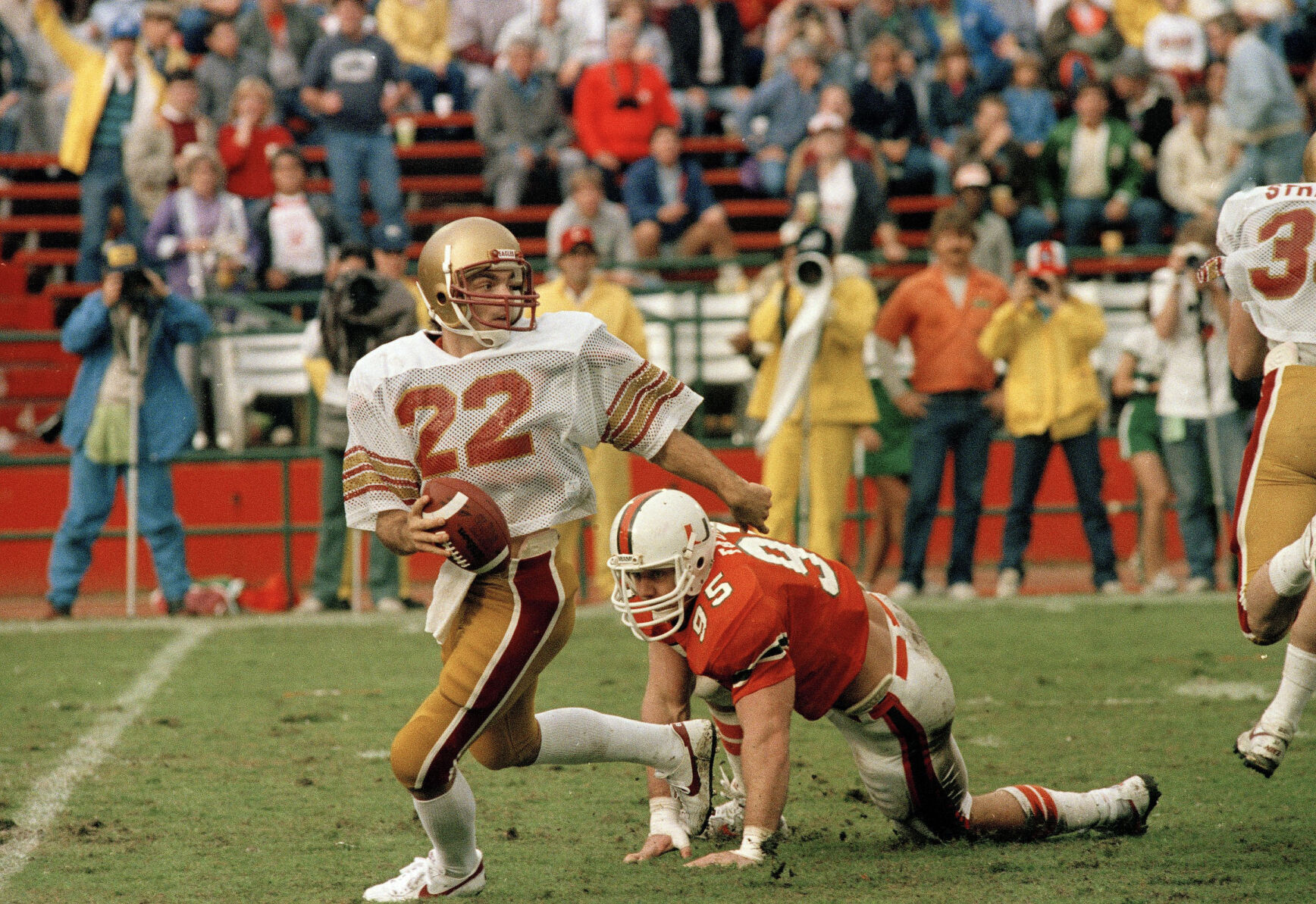 1984: Doug Flutie's last-second TD throw lifts Boston College over Miami